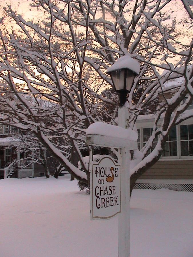 House On Chase Creek Bed and Breakfast Shelter Island Heights Exteriör bild