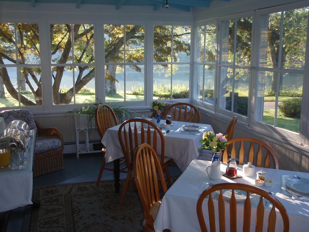 House On Chase Creek Bed and Breakfast Shelter Island Heights Exteriör bild