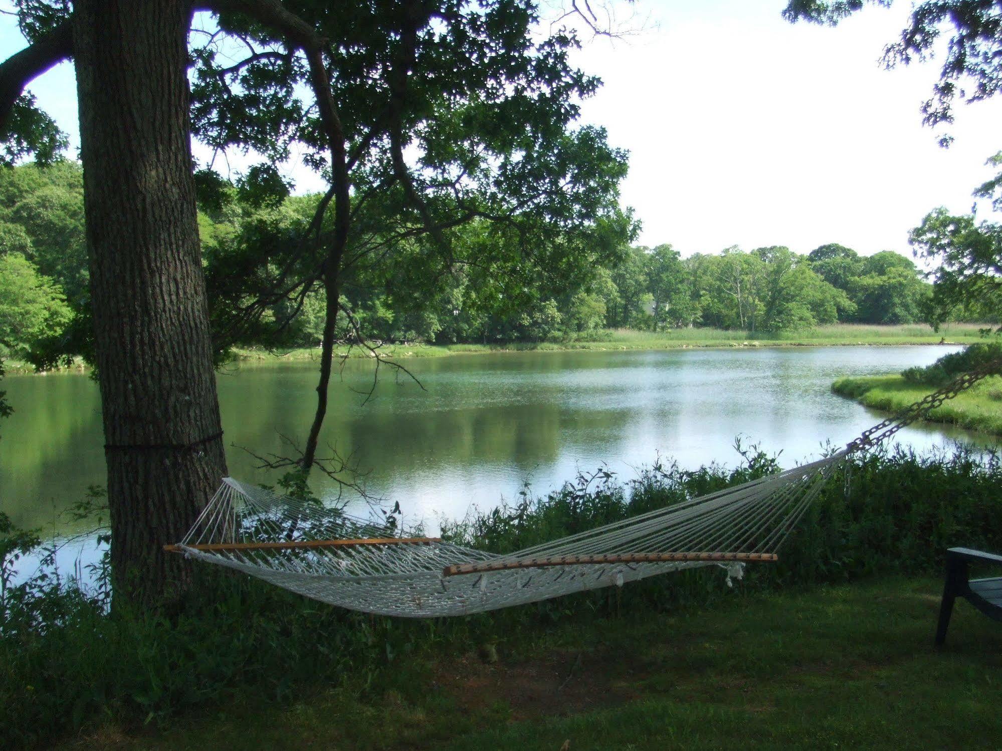 House On Chase Creek Bed and Breakfast Shelter Island Heights Exteriör bild