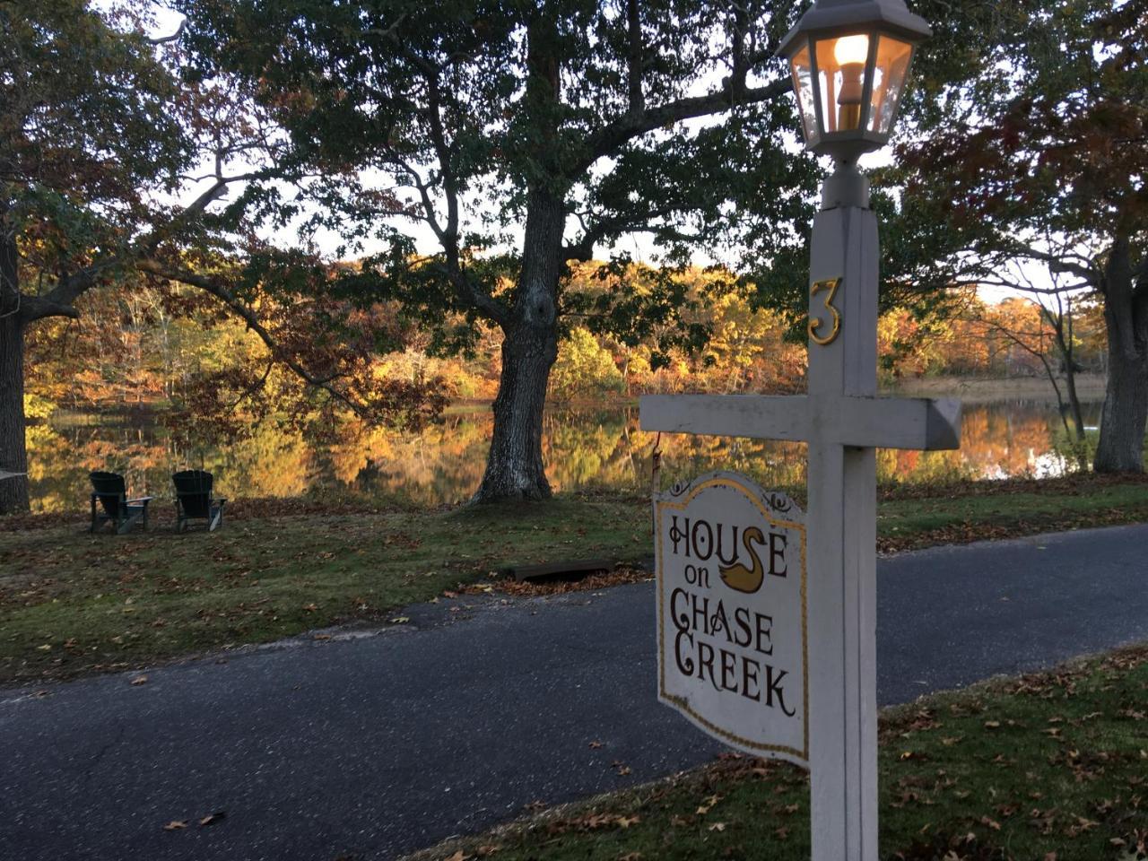 House On Chase Creek Bed and Breakfast Shelter Island Heights Exteriör bild
